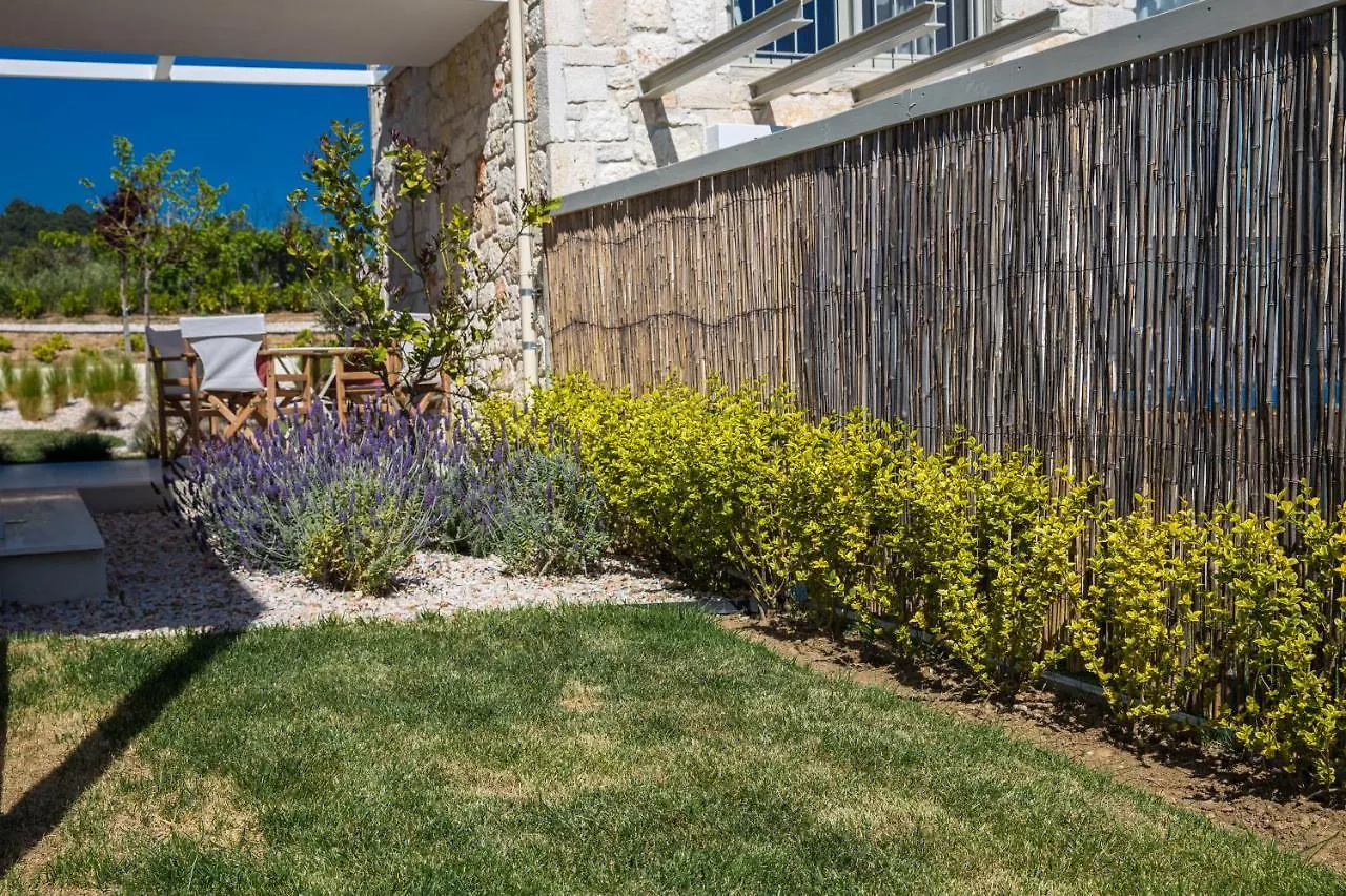 ניקיטי Arthill Eco Villas